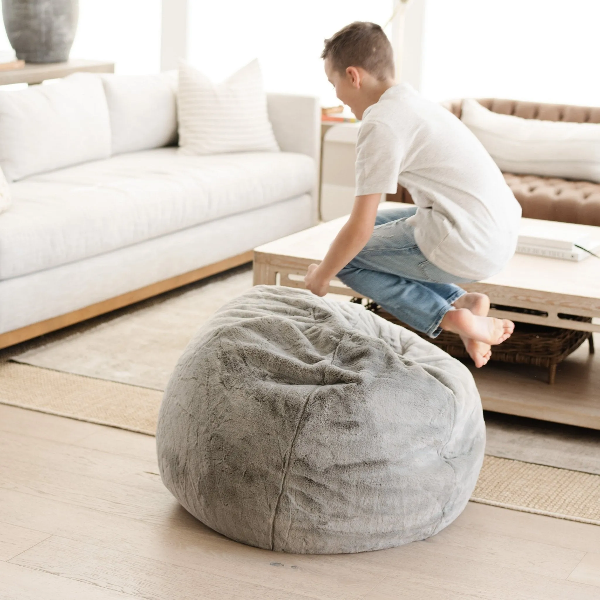GRAND FAUX FUR BEAN BAG CHAIRS